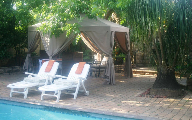 Dinkwe Lodge & Guest House