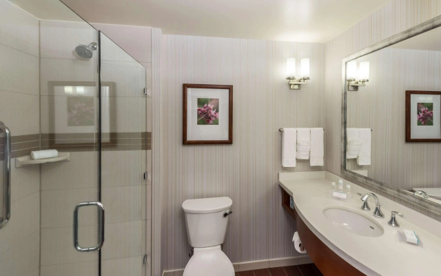 Hilton Garden Inn Alexandria Old Town National Harbor