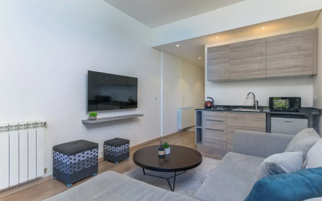 Haven's 1-BR Apt in Redrock Batroun