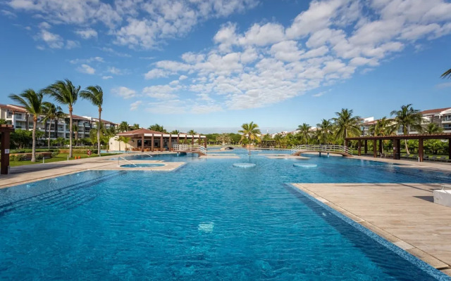 Z Casa Altamar 2 Bedroom Condo by RedAwning