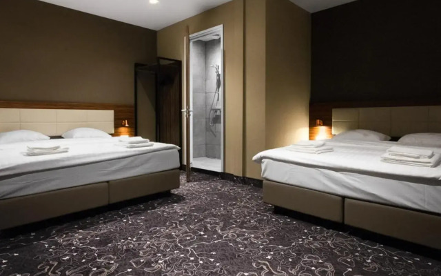 Amsterdam Lake Hotel