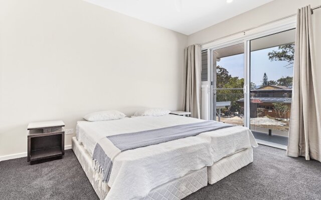 Achilles Street, 1/6