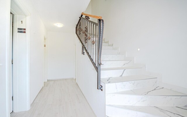 Beautiful Apartment in Orebic With Wifi