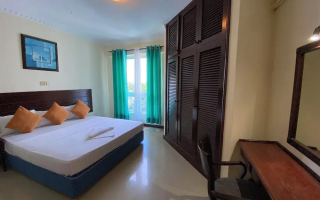 Lux Suites La Vida Sunrise Apartments