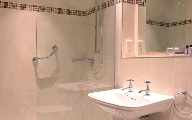 Macdonald Kilhey Court