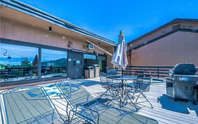 Ski Inn Condominiums