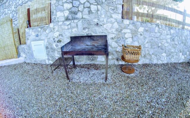 Bonito Chalet con Piscina Cerca del Mar