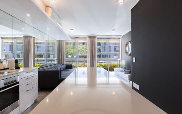 Harbour Bridge Suites 001