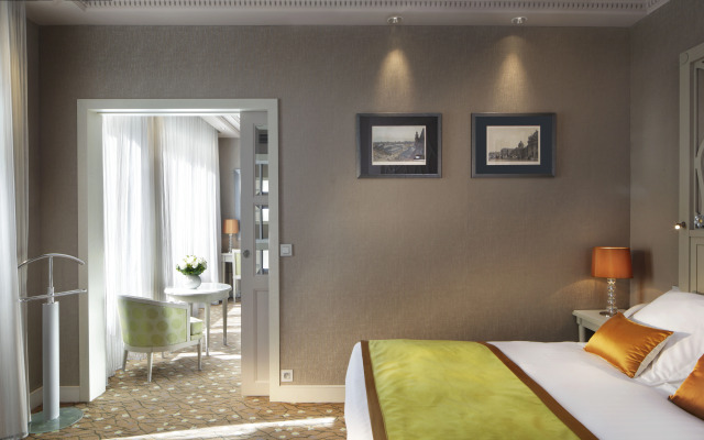 Hotel Rochester Champs Elysees