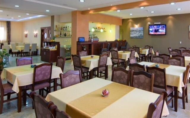 Garni Hotel Semlin B&B