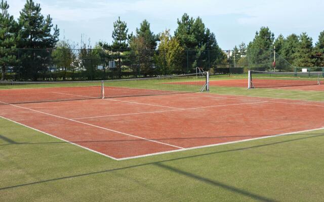 Wellness House With Solarium, in Water Area
