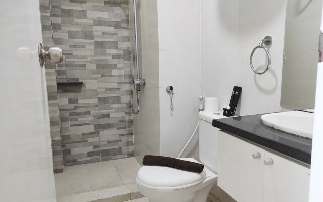 Cozy Stay And Homey 2Br Vida View Apartment