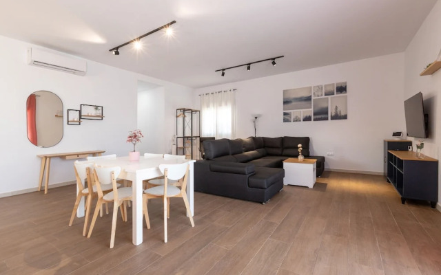 La Piedra De Coin in Co n