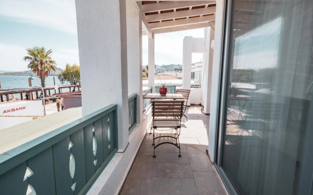 Kefi Beach and Suites