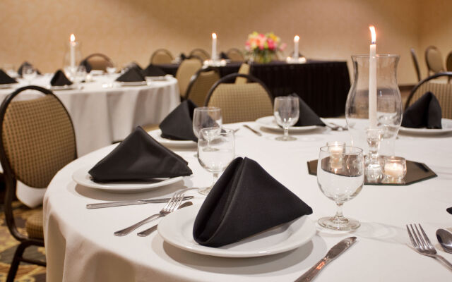 Holiday Inn Country Club Plaza