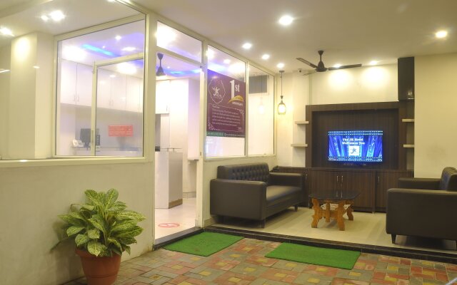 JK Rooms 126 Parashar Legacy - Station