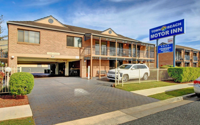 Town Beach Motor Inn