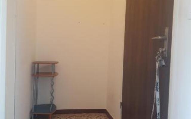Lovely 1-bedroom rental unit with bath tub.