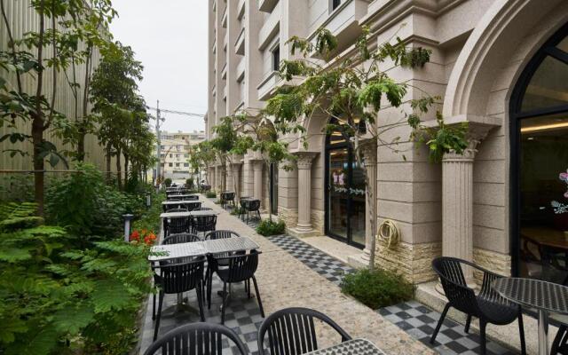 Menippe Hotel