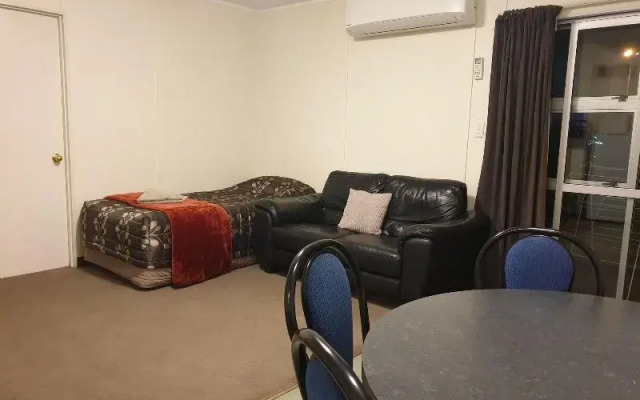 Richmond Motel & Top 10 Holiday Park