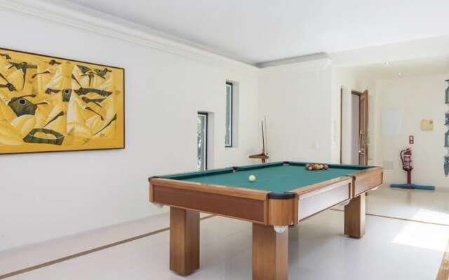 Villa Fati in Pen Nsula de Tr ia