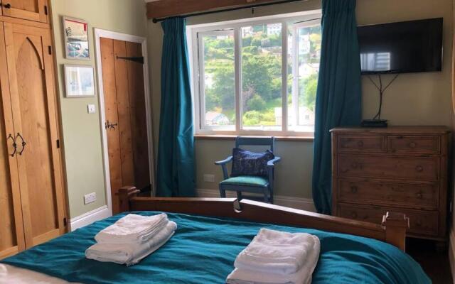 Spacious 4-bed House in Lynton