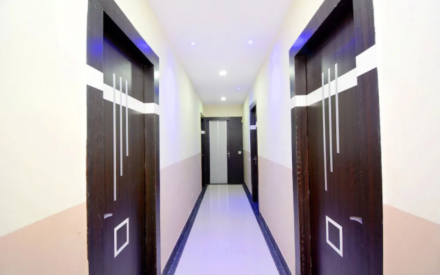 Hotel Royal Lifestyle By OYO Rooms