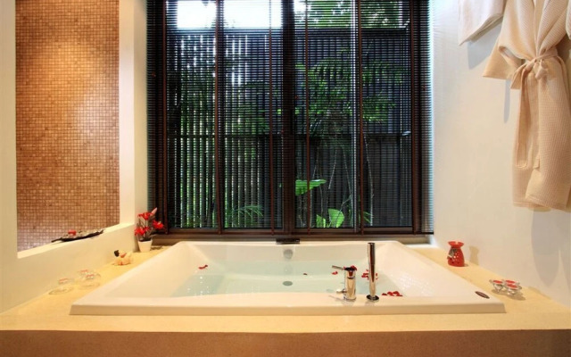 Kata Gardens 2Br Sea Garden View 8B