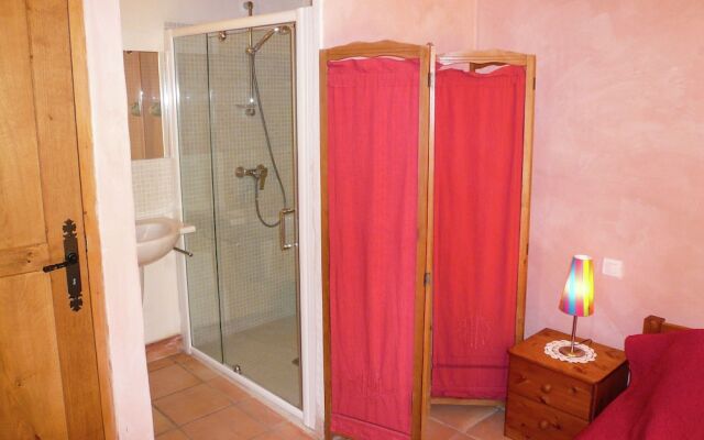 Stylish Villa in Fraissé-des-corbières With Swimming Pool