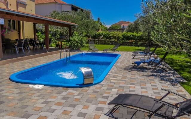 Fabulous Holiday Home in Pakostane With Swimming Pool