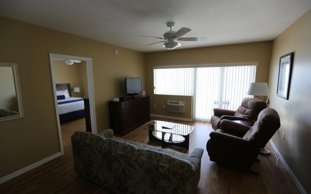 Shoreline Island Resort - Exclusively Adult