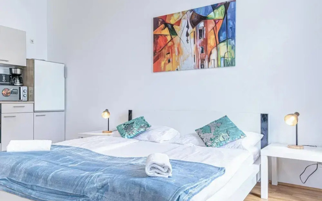 Affordable 2BR Apartment Near Belvedere