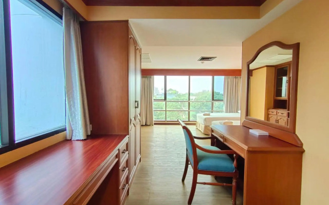 Ebina House