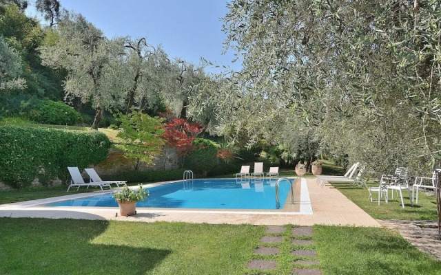 Villa Dismero With Pool