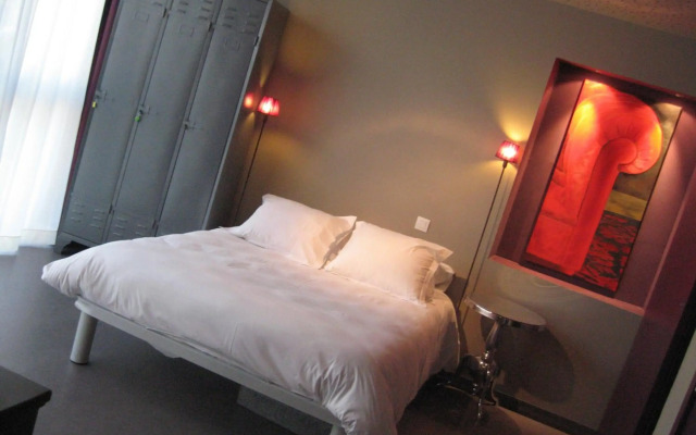 7 Art Hotel Cannes