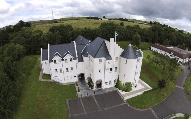 Glenskirlie House & Castle