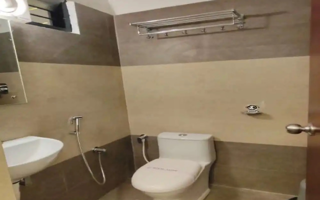 Royal Luxe Business Class Hotel