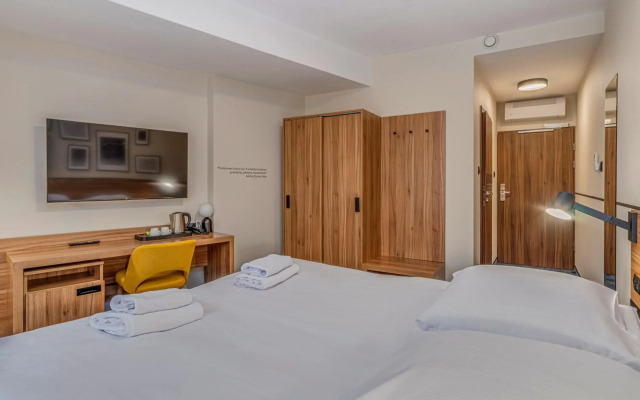 Duet Hotel