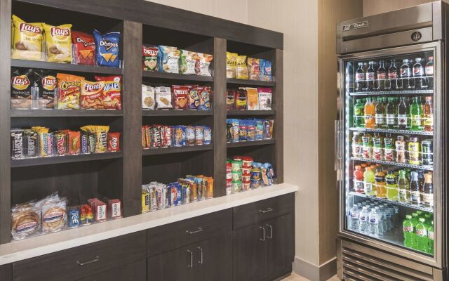 La Quinta Inn & Suites by Wyndham Atlanta South - McDonough