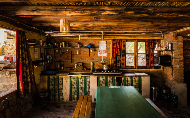 Waira Hostel-Camping