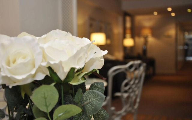 Sarmiento Suites Aparthotel