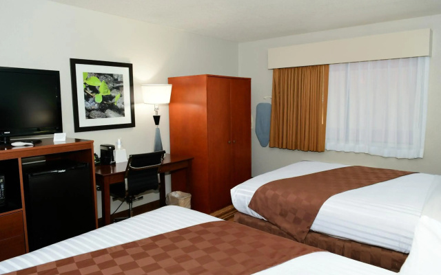 Rock Island Inn & Suites Marshalltown