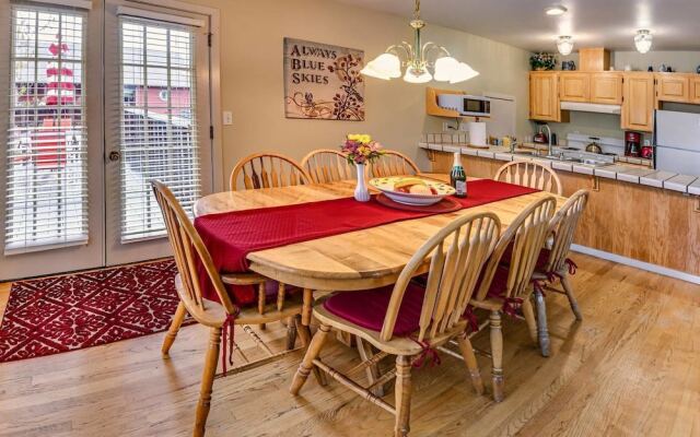 Oak Tower Townhouse-1.5 Blocks to OSF