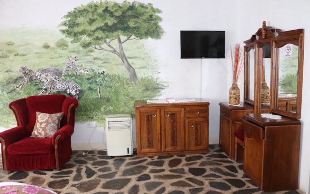 Parrot Lodge