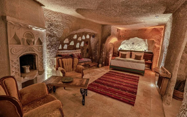 Sah Saray Cave Suites Halal Hotel