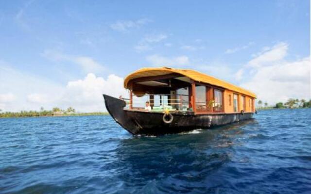 3 BHK Houseboat in Avalookunnu P.O, Alappuzha, by GuestHouser (1B28)