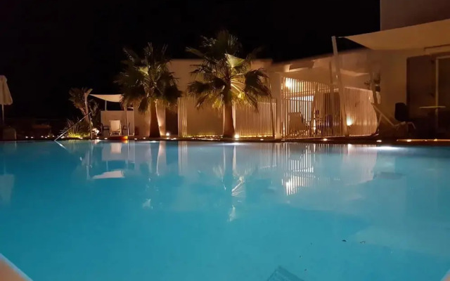 Queen Boutique Suites