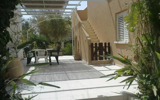 GavanRomi Desert Home