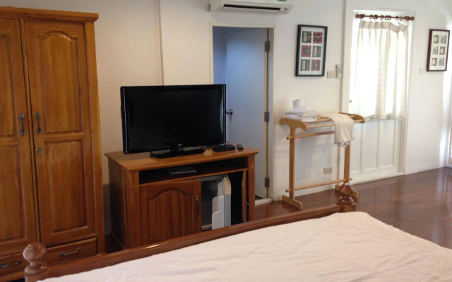 Young Coconut Garden Home Resort