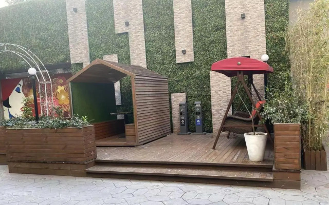 Middle Huaihai Road Homestay